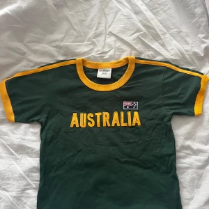 Thsirt - Superfin T-shirt köpt i Australien, helt oanvänd