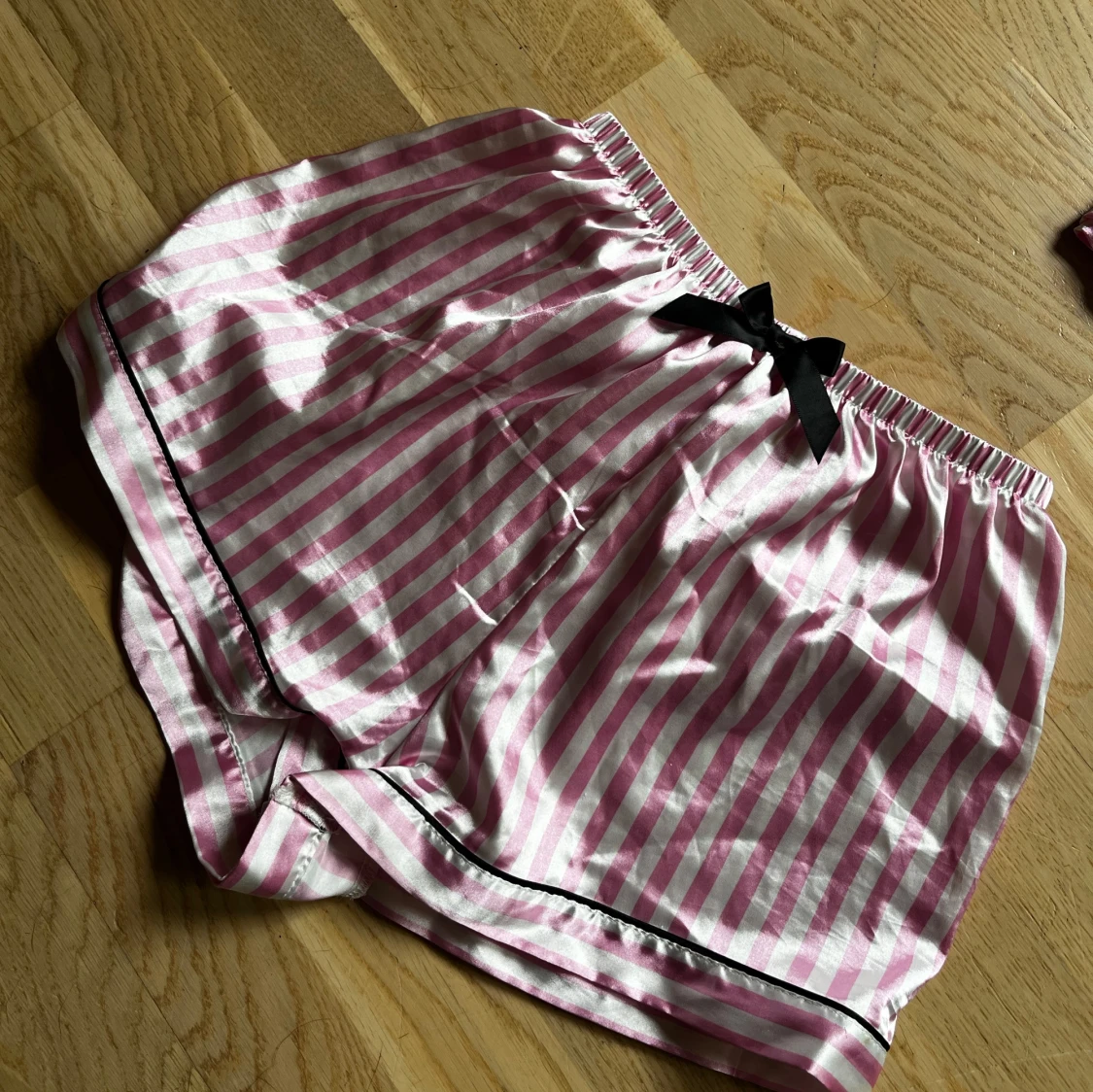 Rosa och vit pyjamas set - 1