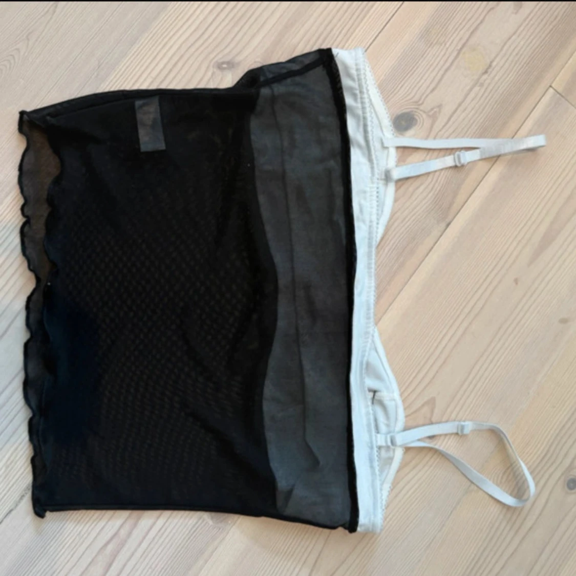 Svart och vit mesh linnetopp - 1