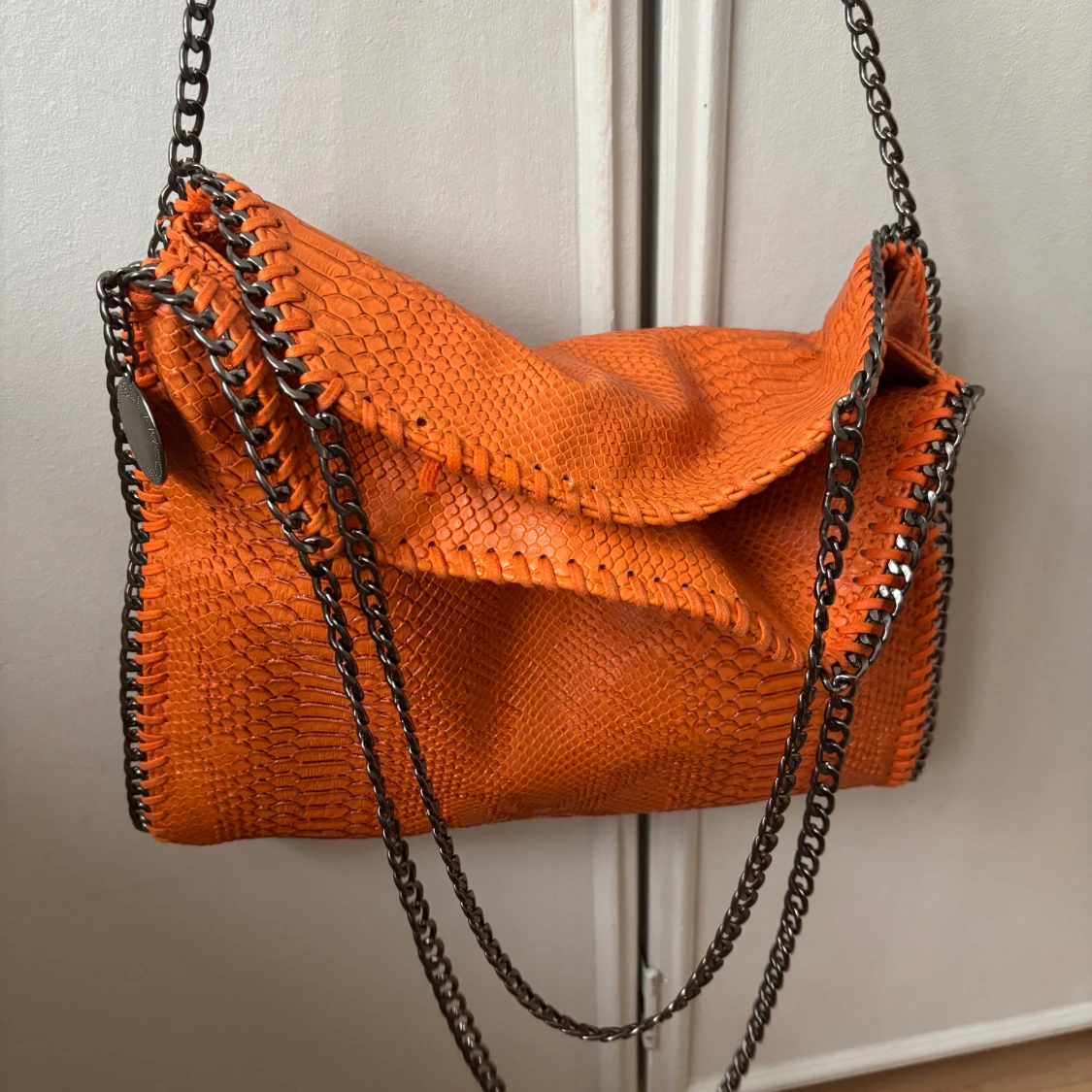 Orange axelväska från Stella McCartney - 2