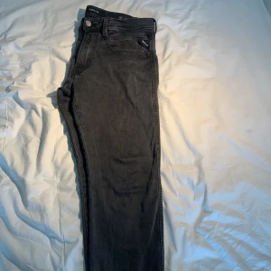 Replay anbass hyperflex - Ett par fina Replay anbass hyperflex, mycket stretch. Hör av er för mer frågor 