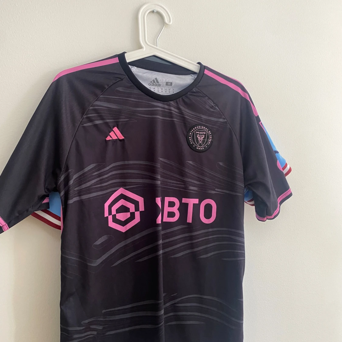 Inter Miami tröja med Messi!