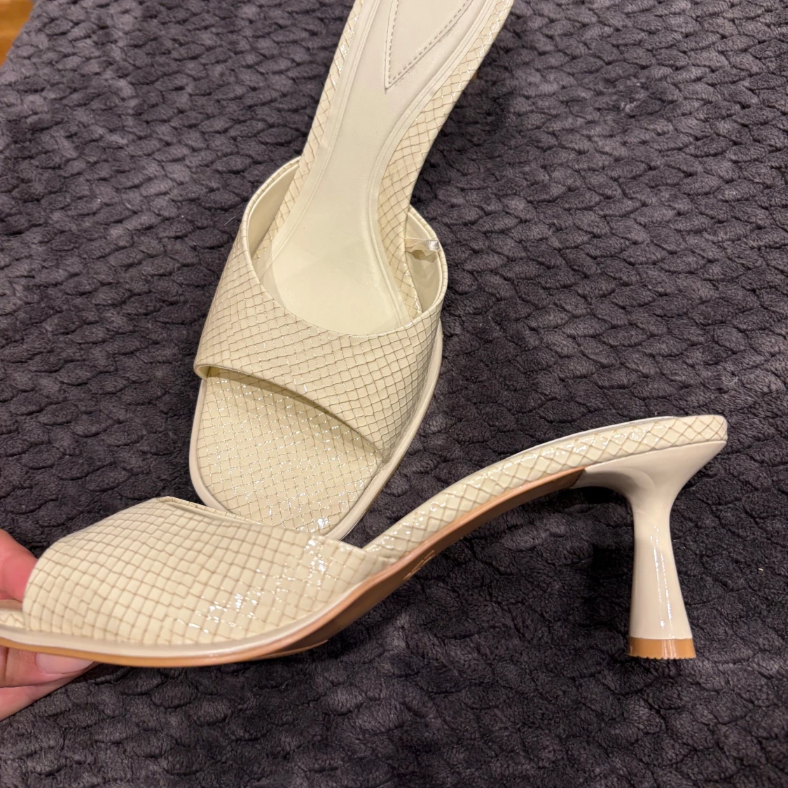 Vaniljgula klackskor från Zara - 3