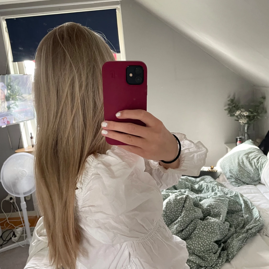 Vit blus med puffärmar från H&M  - 2