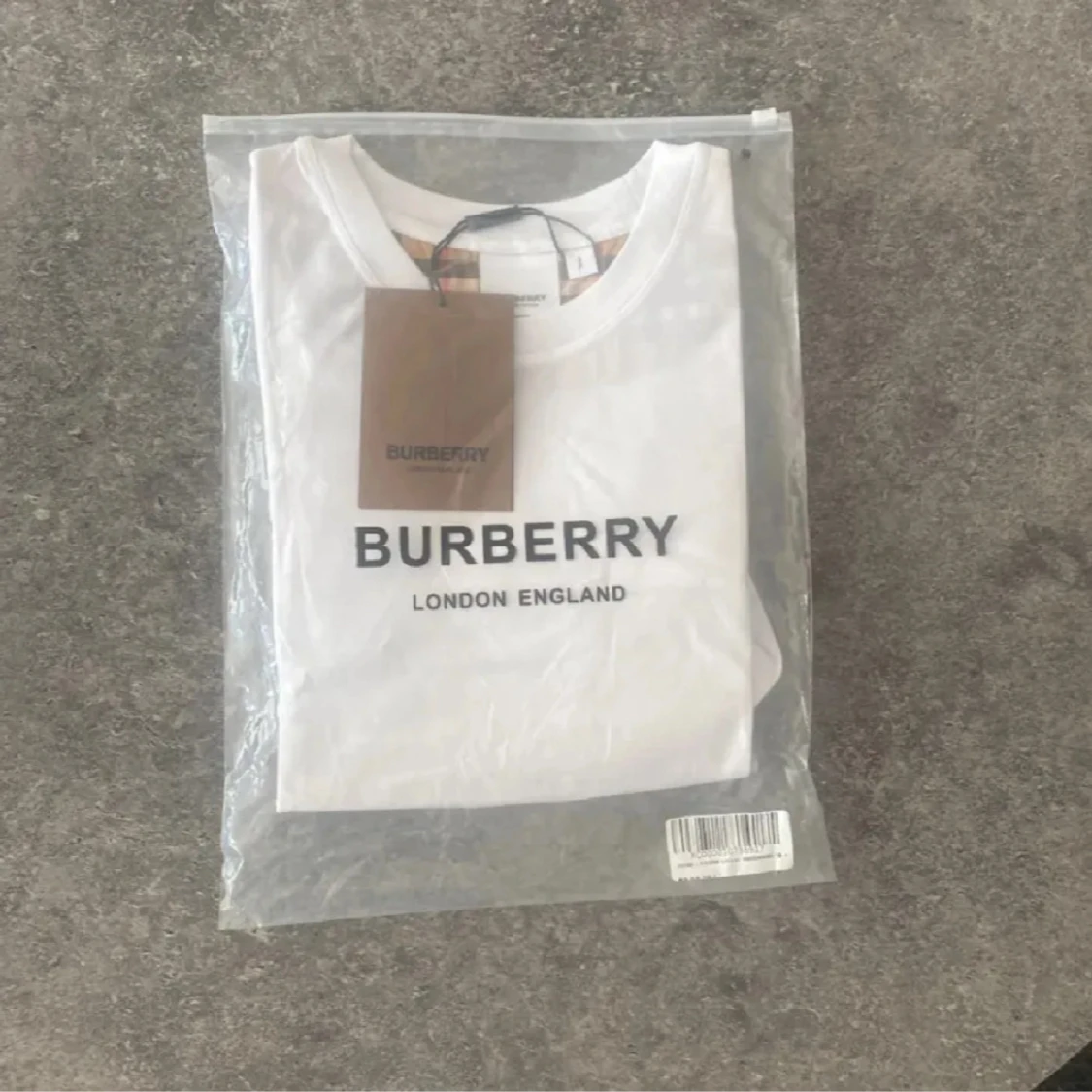Vit Burberry t-shirt med rutiga ärmar - 1