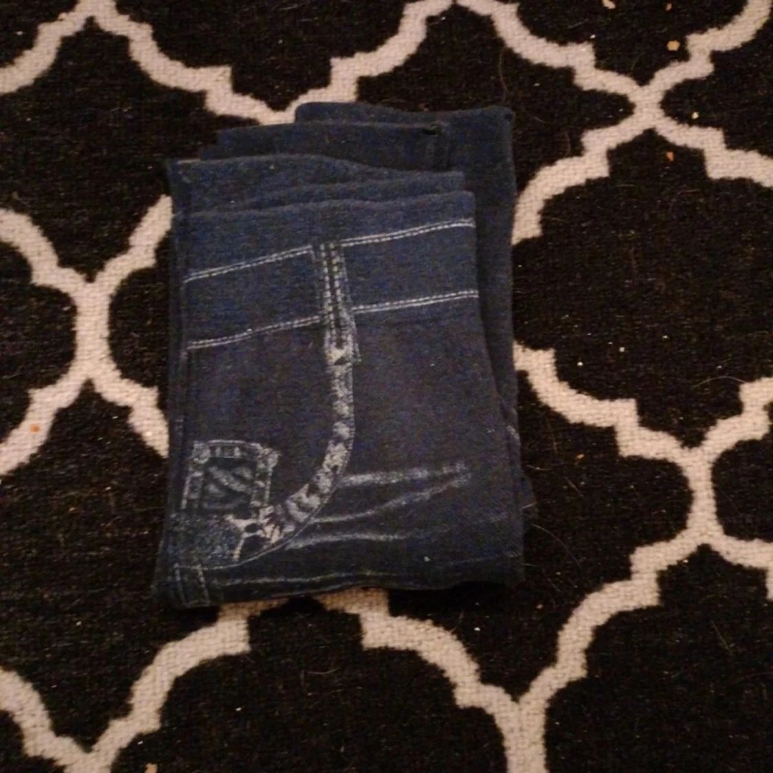 Blå leggings med blommor och hjärtan