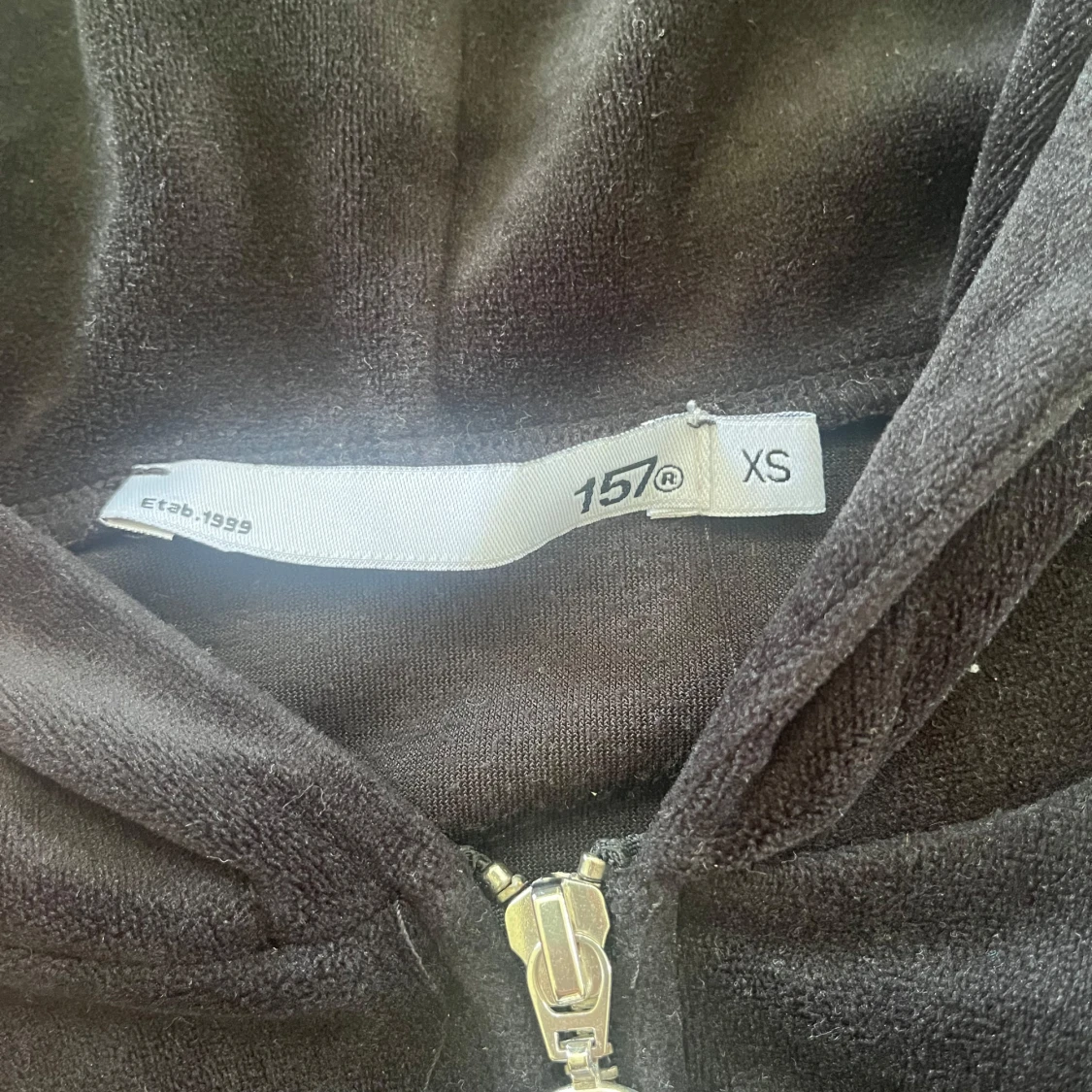 Svart velourhoodie från 157, XS - 1