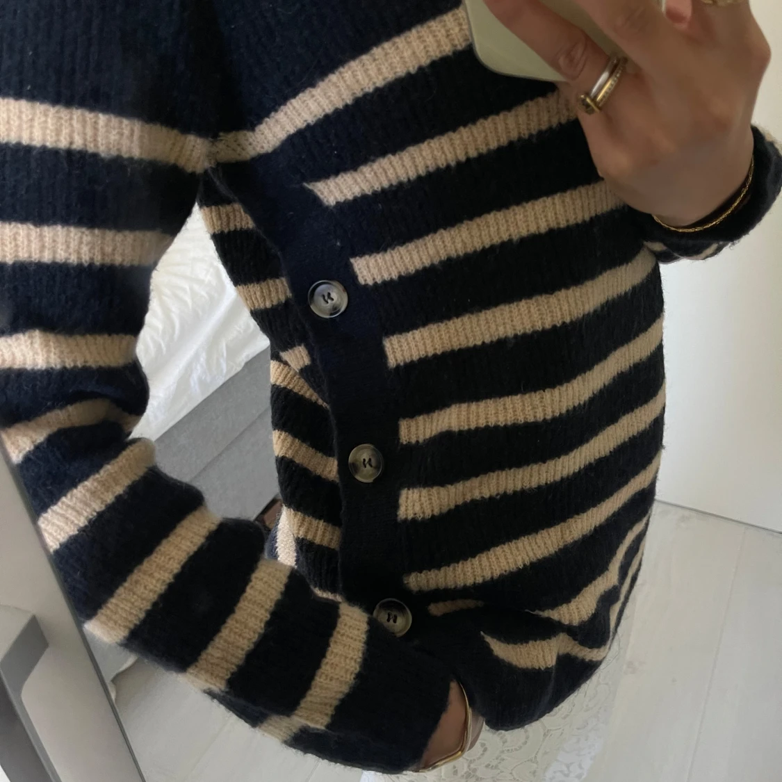 Randig stickad tröja - 1