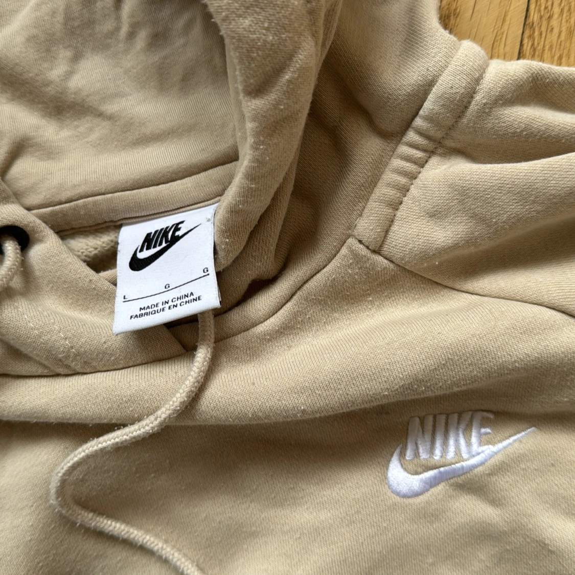 Beige hoodie från Nike med huva - 1