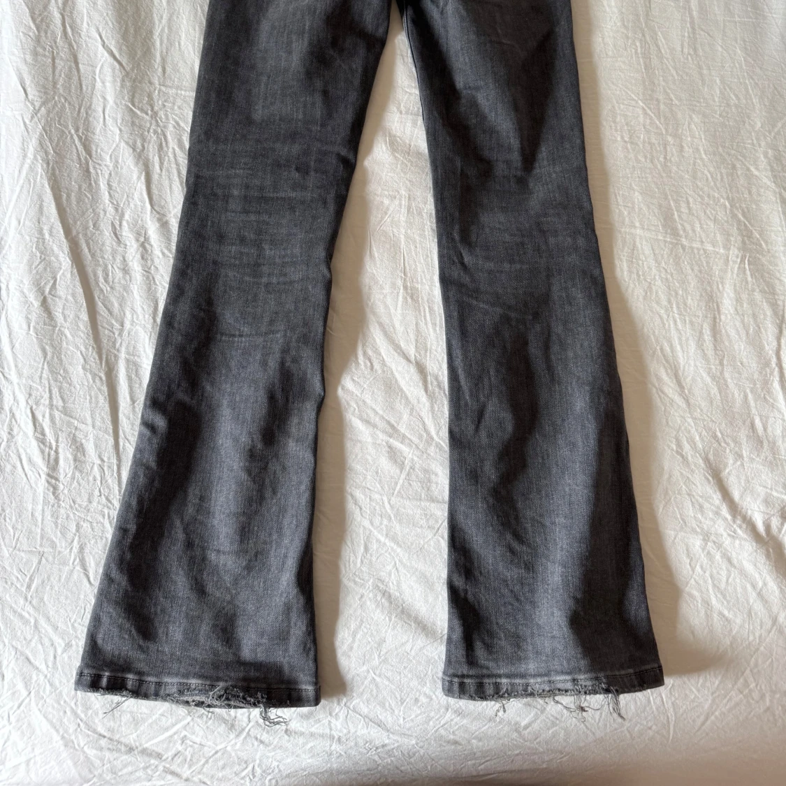 Mörkgrå lågmidjade bootcut jeans - 4