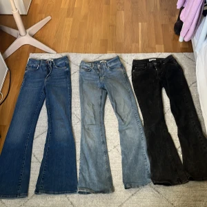 Ljusblå bootcut jeans från g perfect jeans - Säljer ett par ljusblå bootcut jeans från g perfect jeans i storlek 34. Jeansen har klassisk femficksdesign, normal passform och är tillverkade i denim. Perfekta för dig som gillar en retroinspirerad look med utsvängda ben.