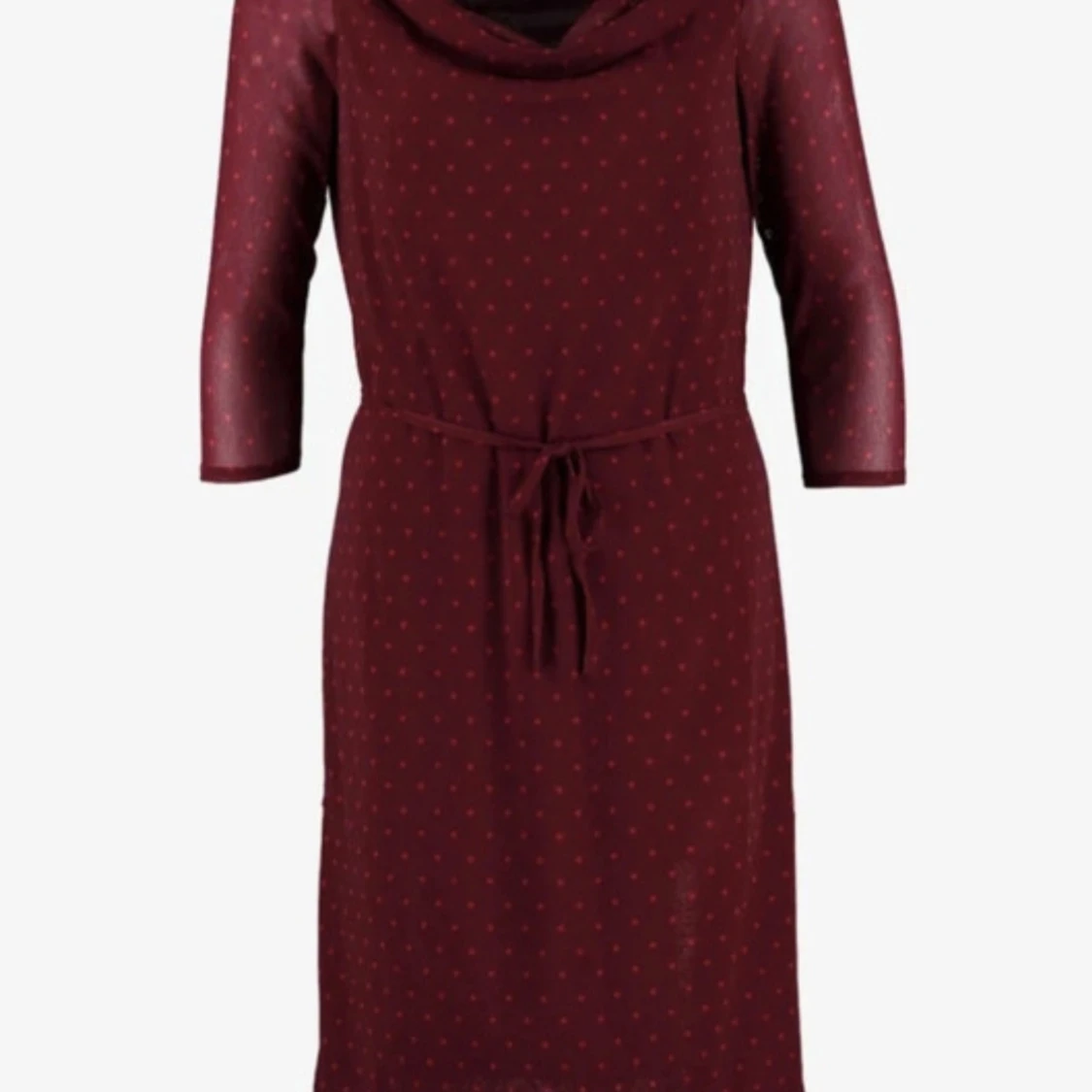 Vinröd prickig klänning från Esprit