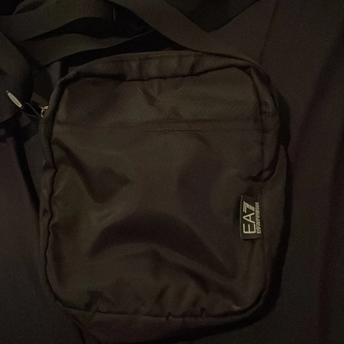 Svart axelväska från Emporio Armani EA7 - 1