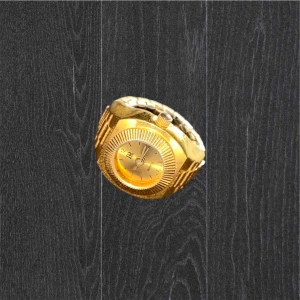 Guldig vintage ringklocka - Unik vintage klocka i form av en ring. Vet ej om den funkar, kan vara så att de räcker att byta batteri (4)