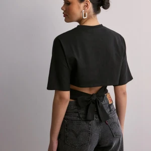 Knyttopp - Säljer nu min jättefina knyttopp från Nelly pga kommer ej till användning längre. Hör av er vid frågor!☺️💗