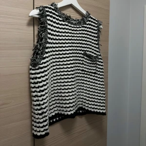 Stickad topp - Fin stickad topp/väst från zara🤍