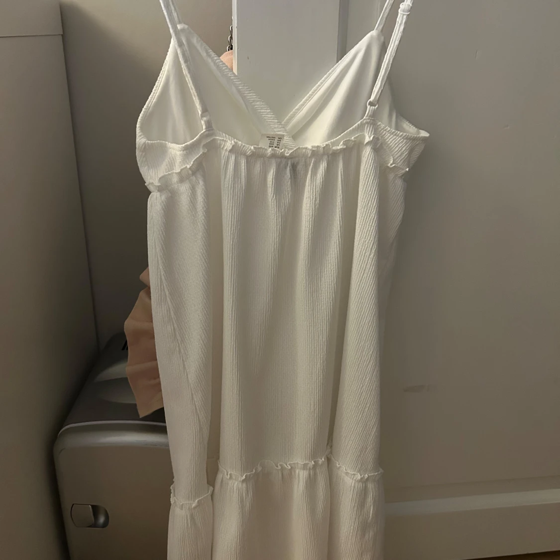 Gullig vit klänning - 1