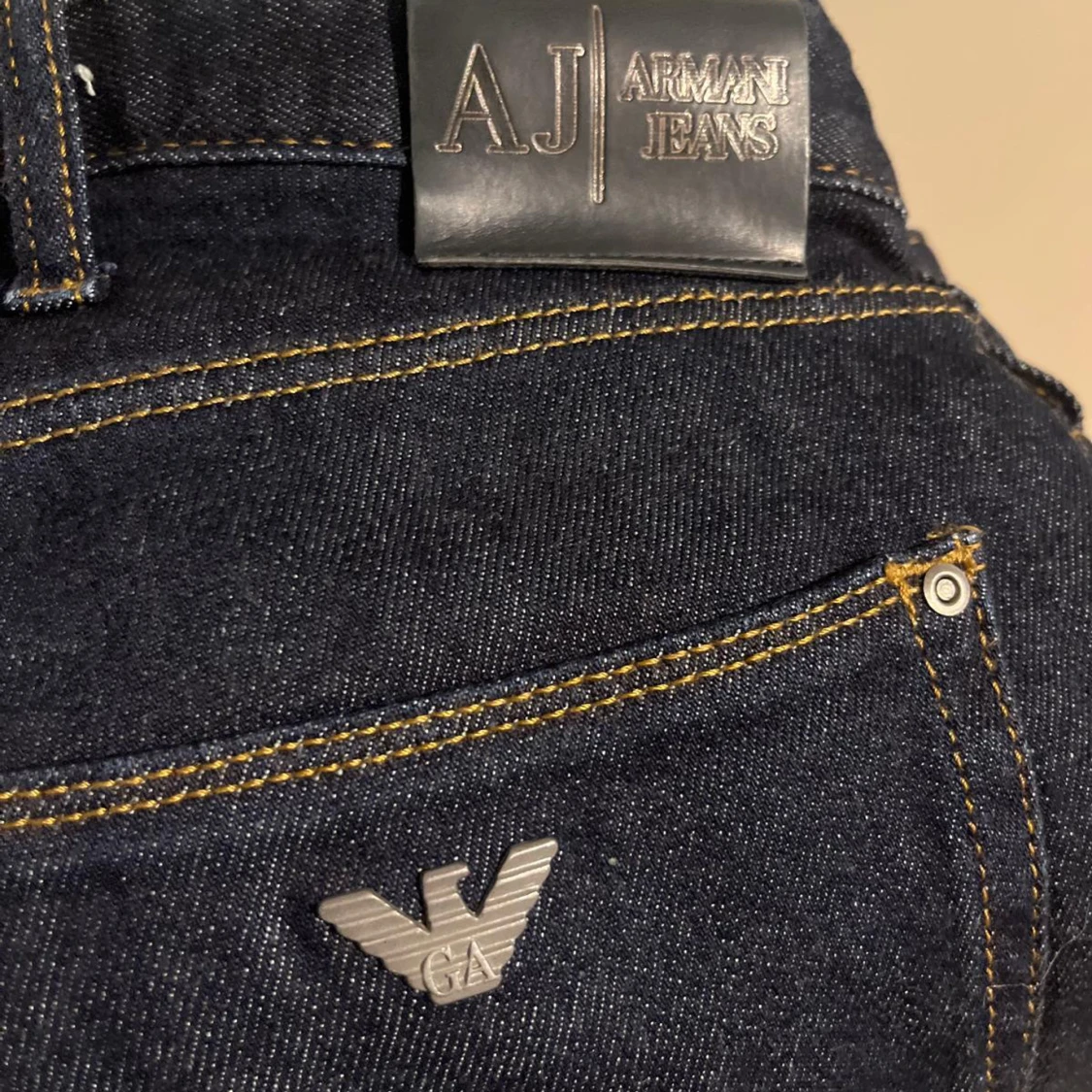 Mörkblå Armani Jeans J53 Regular - 1