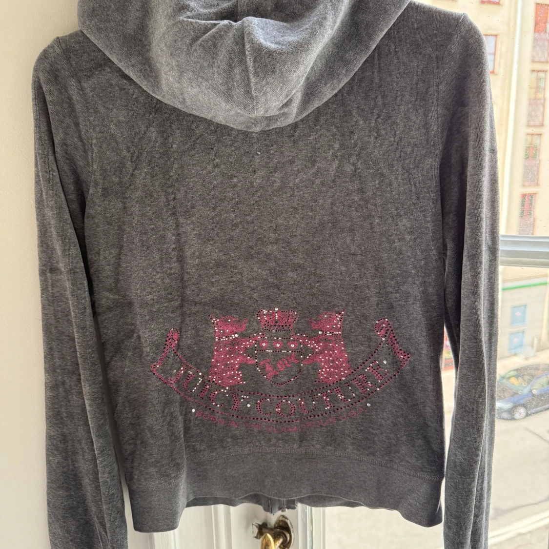 Grå Juicy Couture hoodie med strass - 1