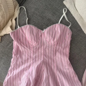 Zara topp - Supersöt topp från Zara. Slutsåld i storlek xs