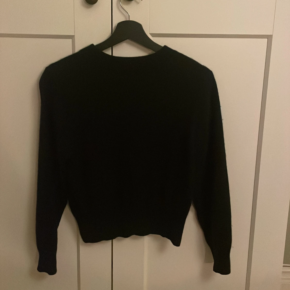 Svart kashmirtröja från Cashmere by T - 2