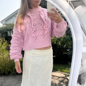 Volangtröja  - Söt volangtröja från H&M. Size XS. Fint skick! Pris 60kr. 