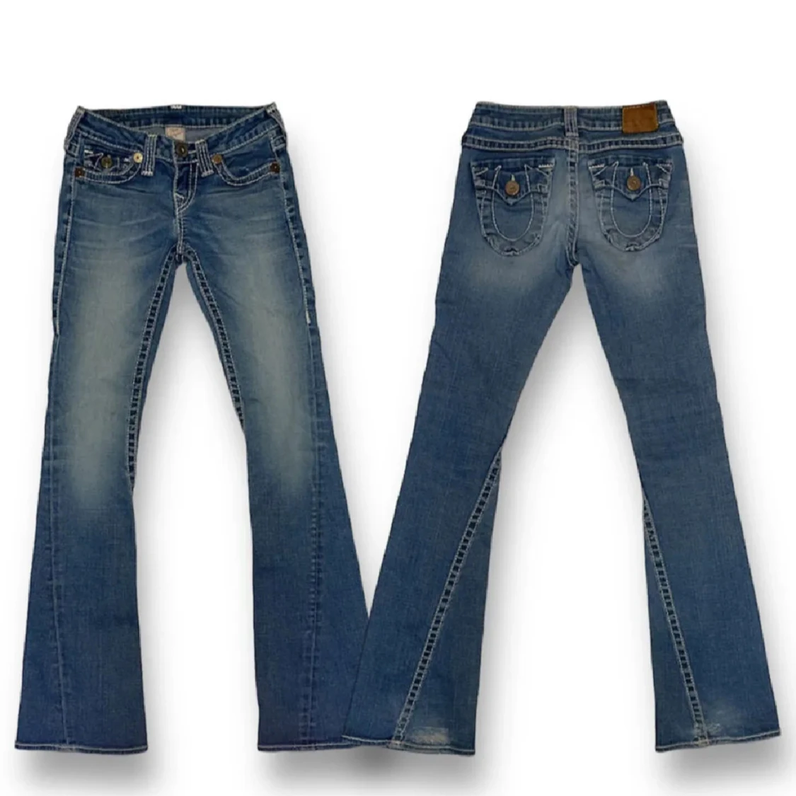 Blå bootcut jeans från True Religion - 1