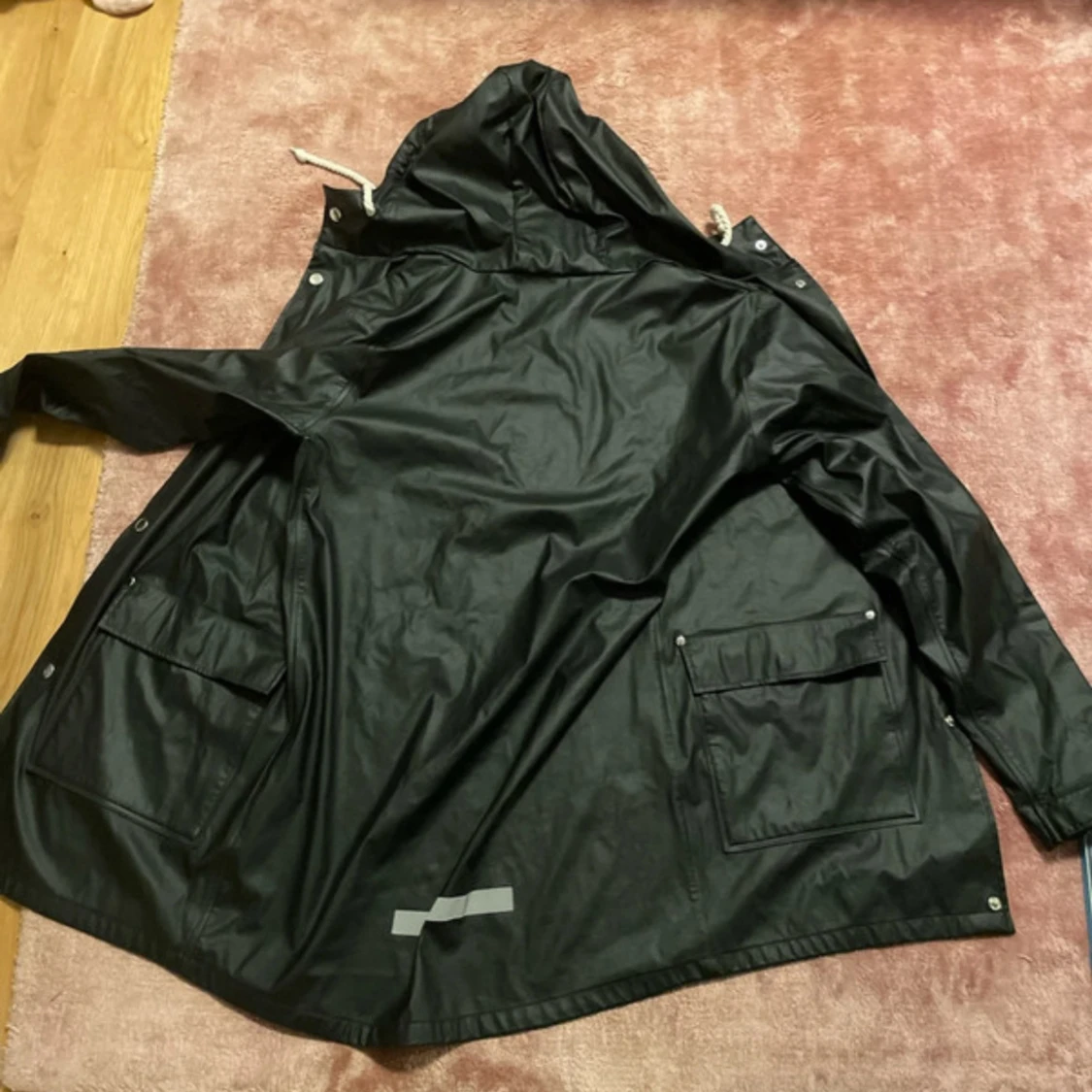 Svart regnjacka från 157 XS - 2