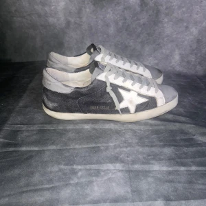 Golden goose sneakers (sällsynta) - Mycket fint skick | Size 41  | fraktar spårbart inom 24 timmar |  för att köpa klicka ” köp nu” | vid frågor skriv ett meddelande |