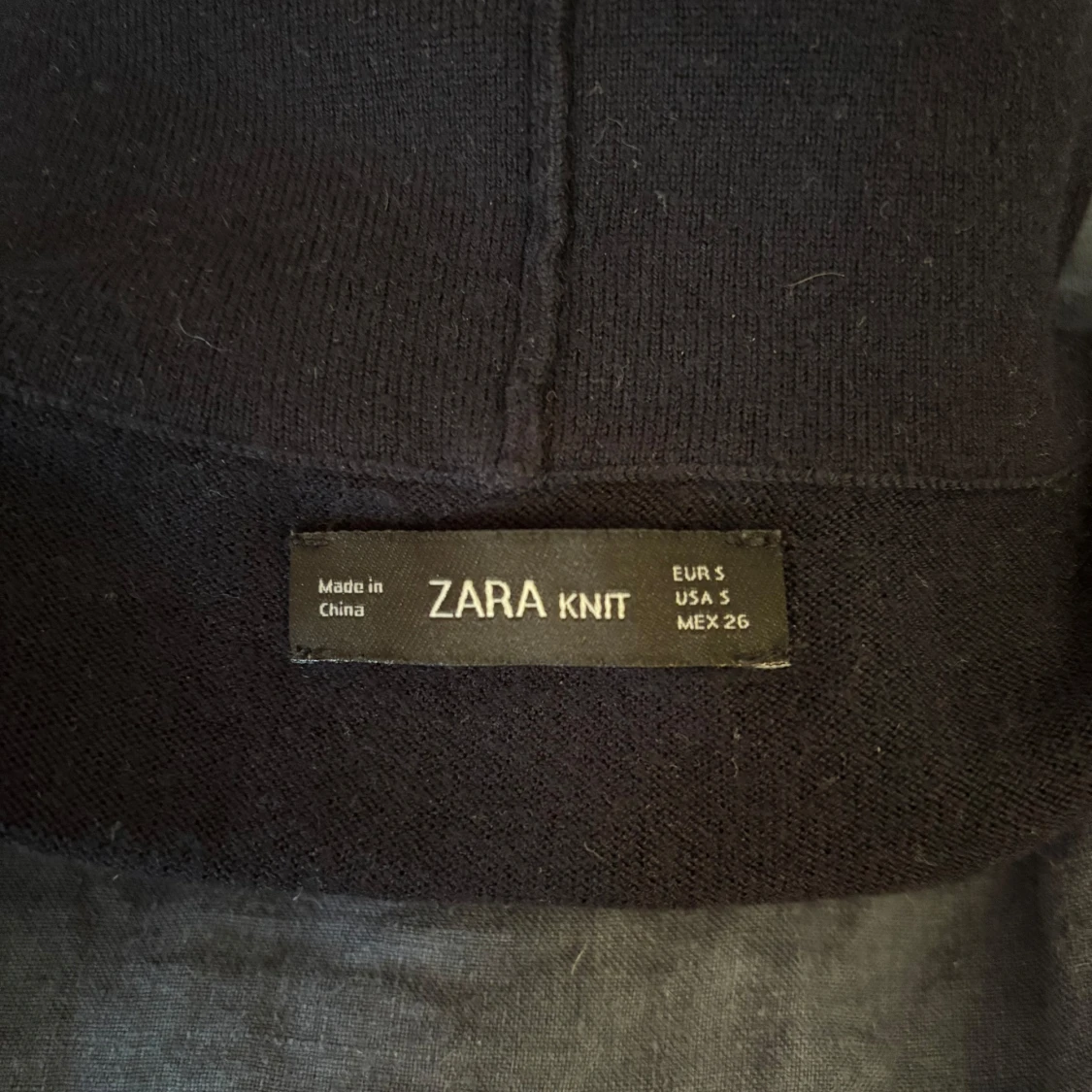 Mörkblå polotröja från Zara - 2