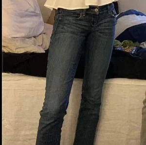 Mörkblå bootcut jeans - Sååå coola mörkblå jeans från holister