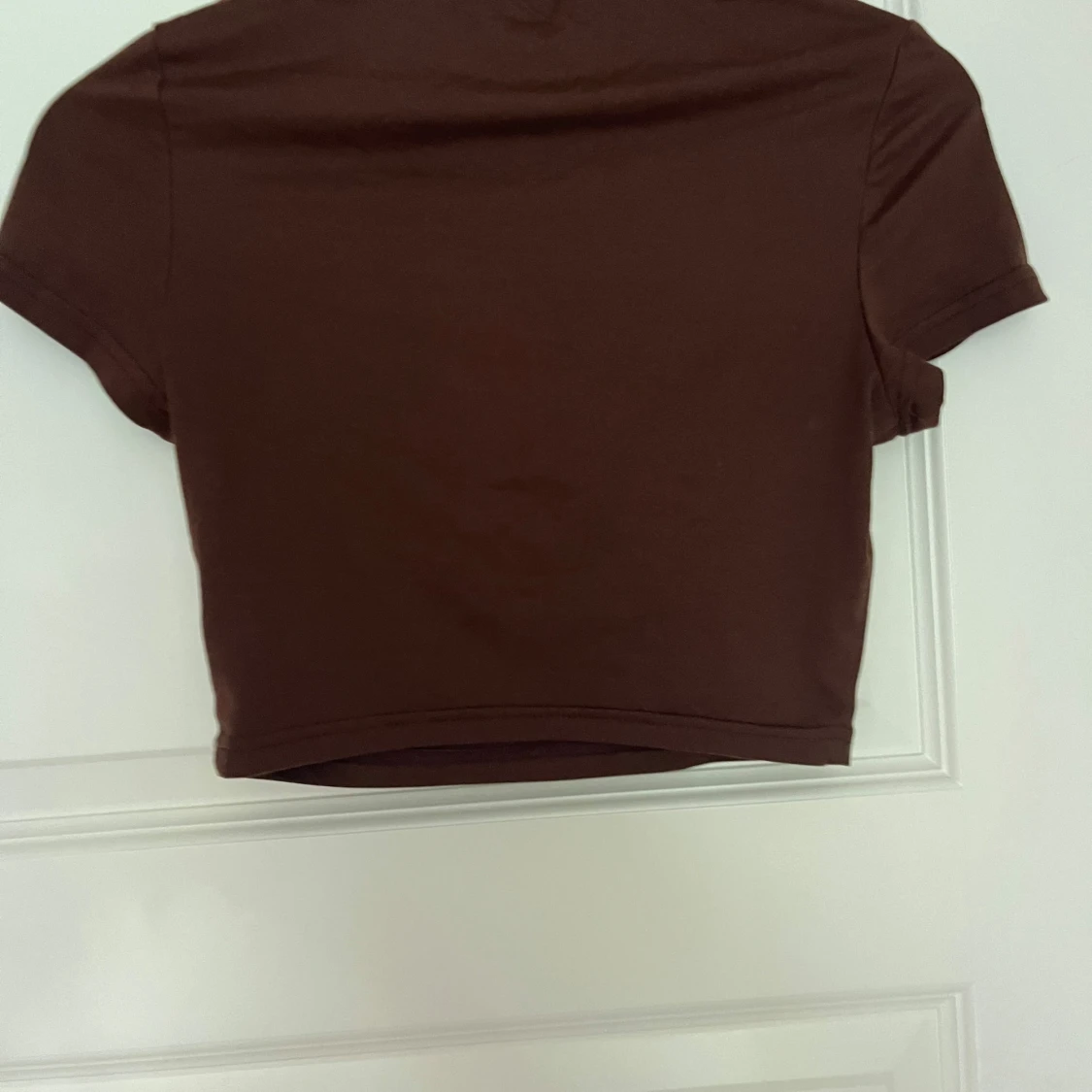 Brun croppad topp med strass från SHEIN - 3