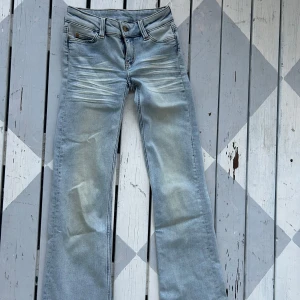 cheap monday jeans - helt i ny skick, endast testade!❣️