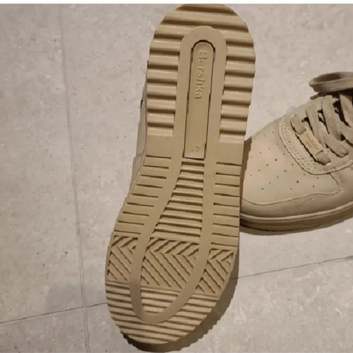 Beiga skor från Bershka - 3