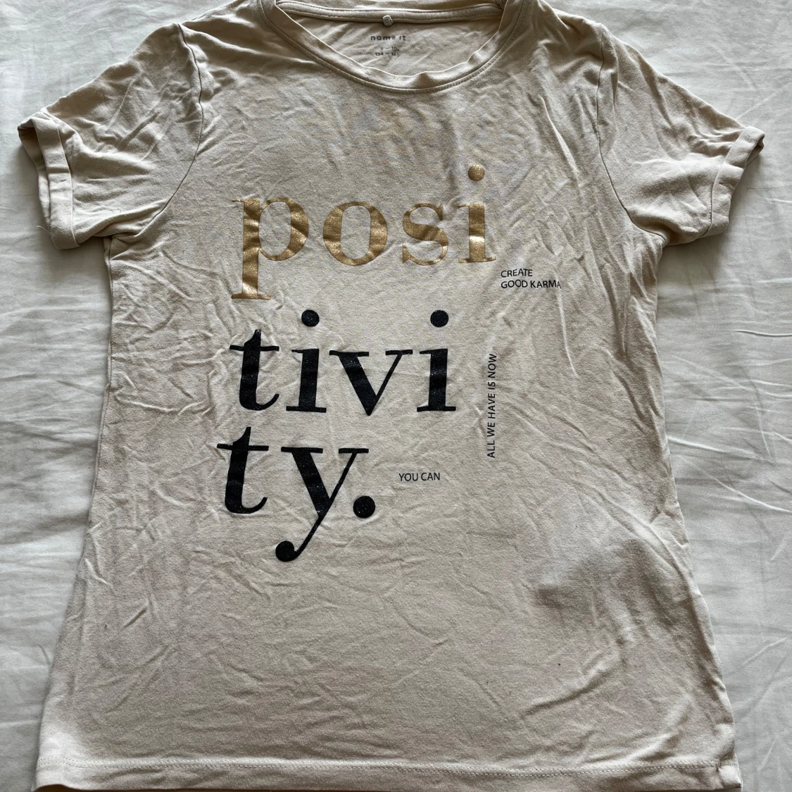 Beige t-shirt med tryck från Name It - 3