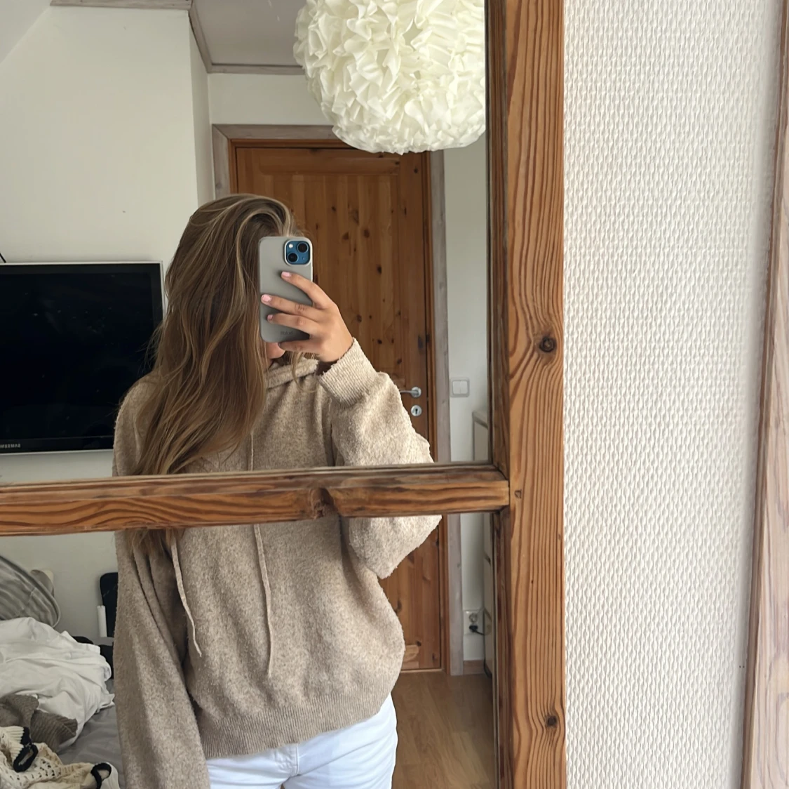 Beige stockad hoodie från Lindex - 2