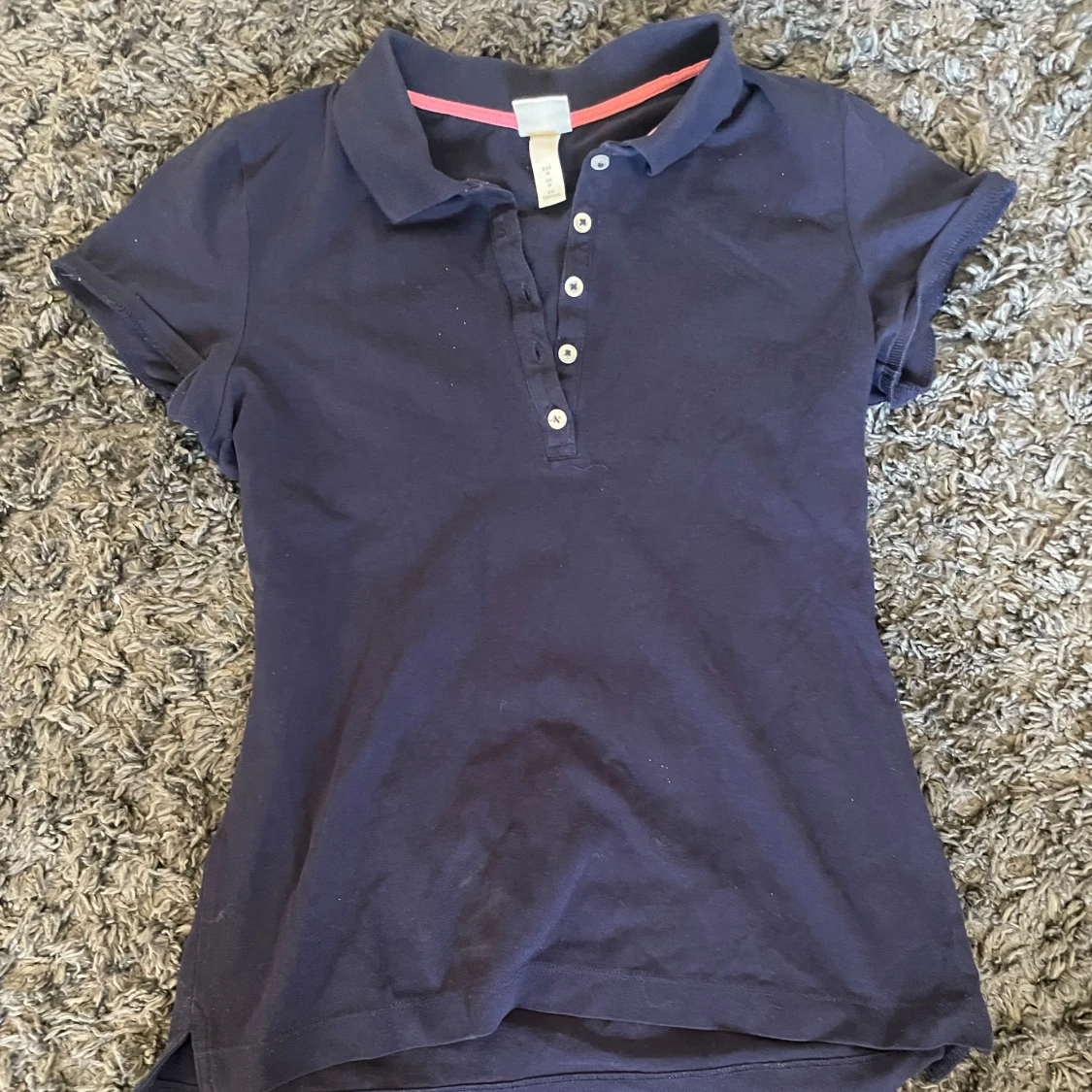 Mörkblå piké från H&M  - 4