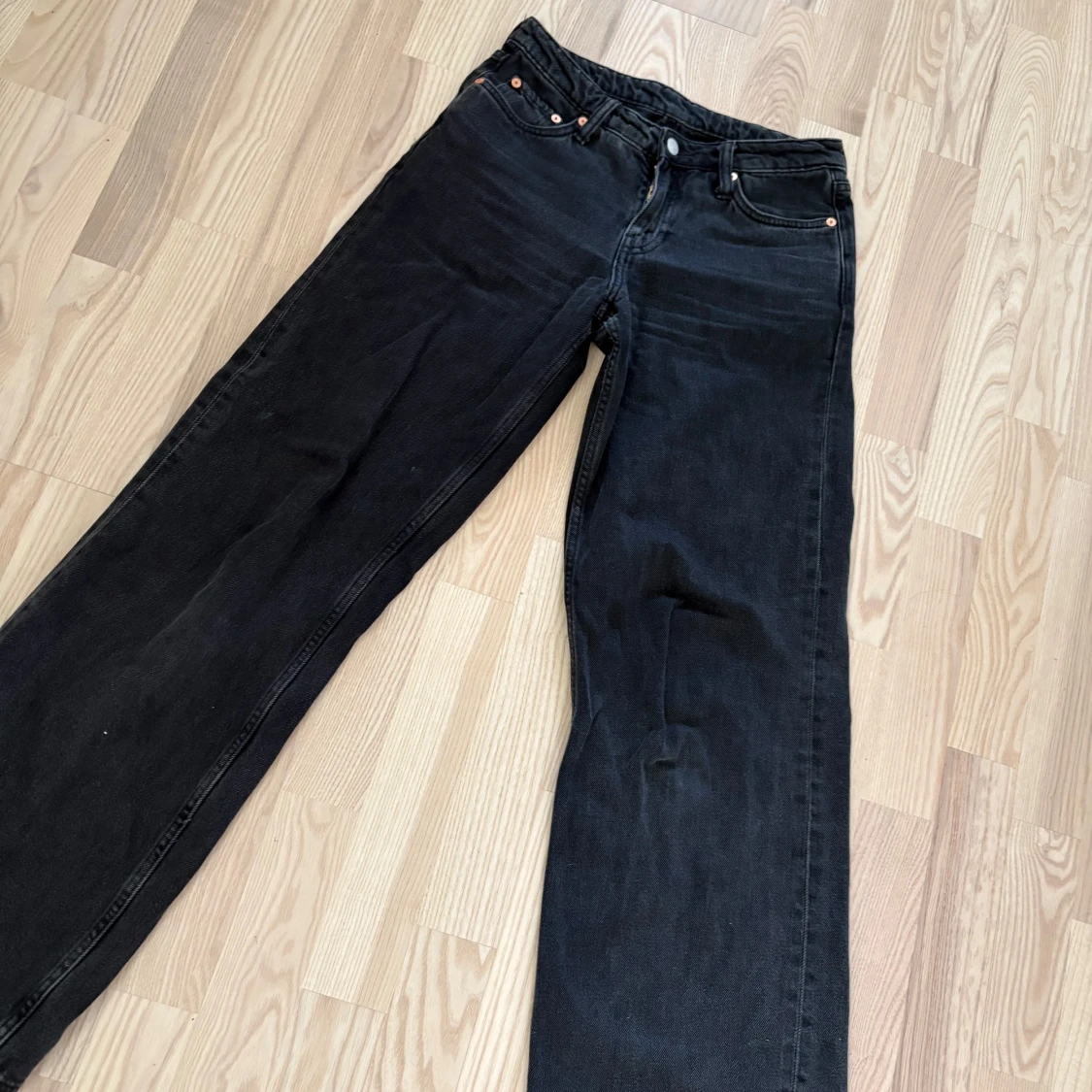 Weekday svarta jeans  - 2