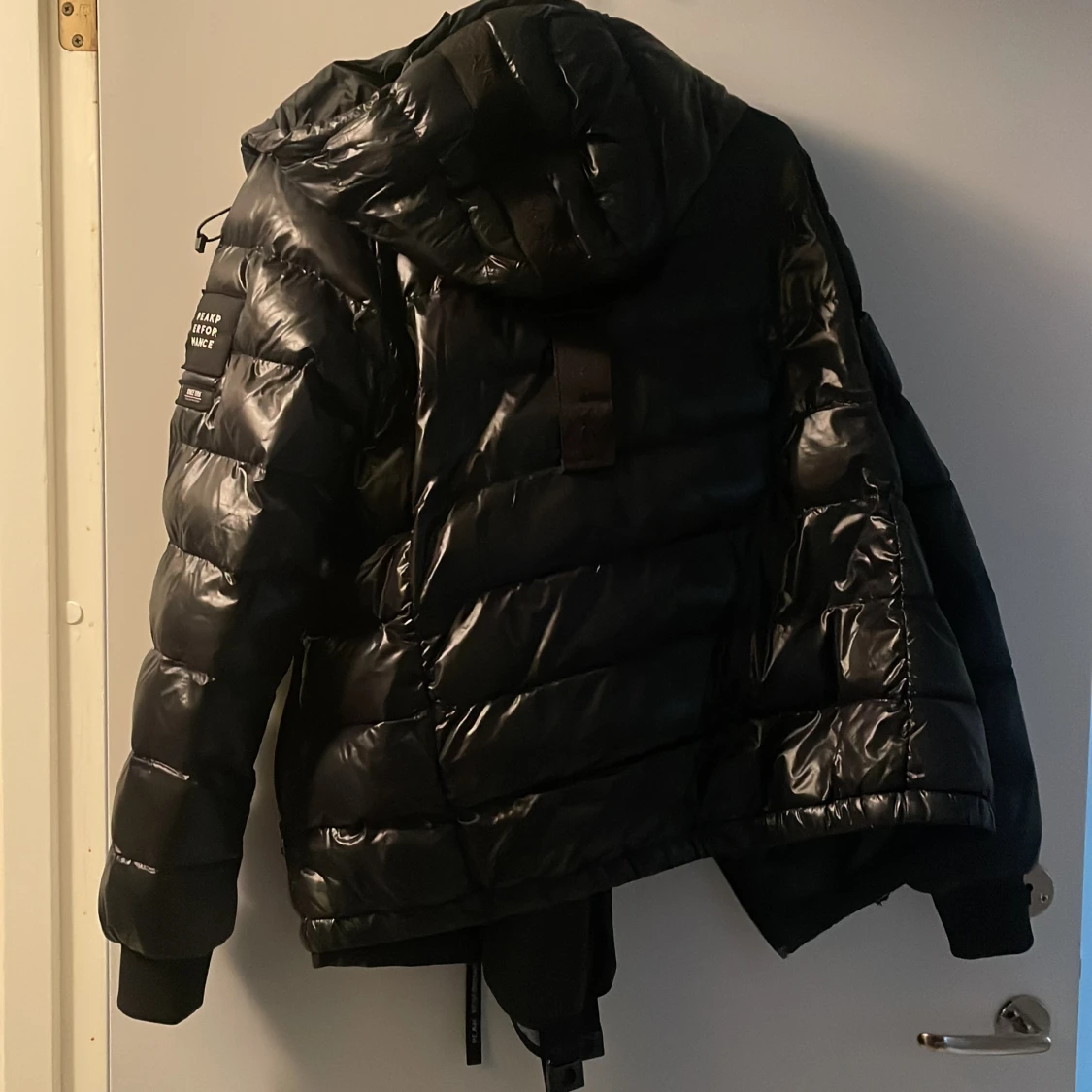 Svart dunjacka från Peak Performance - 3