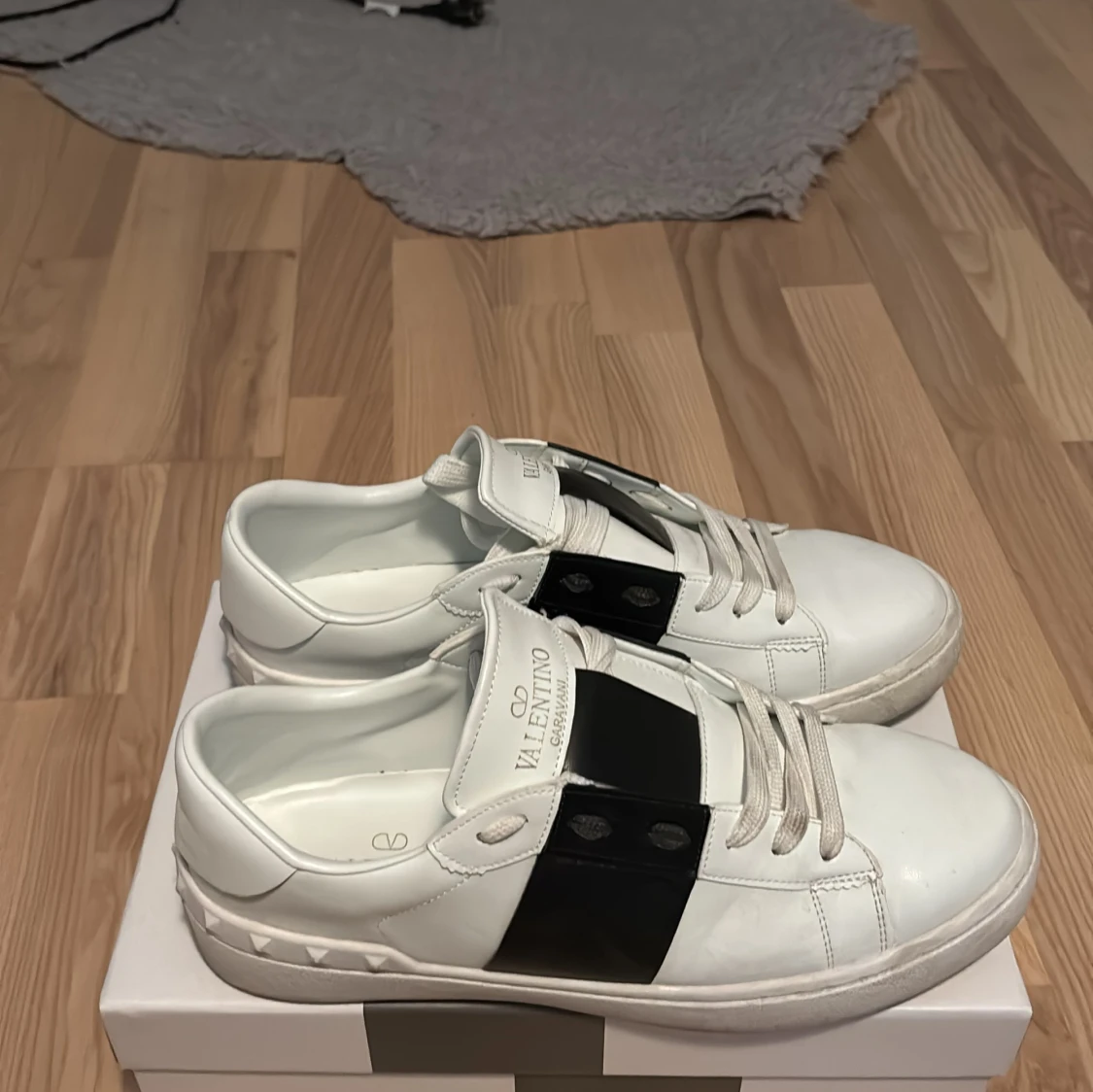 Valentino open Garvani - 2