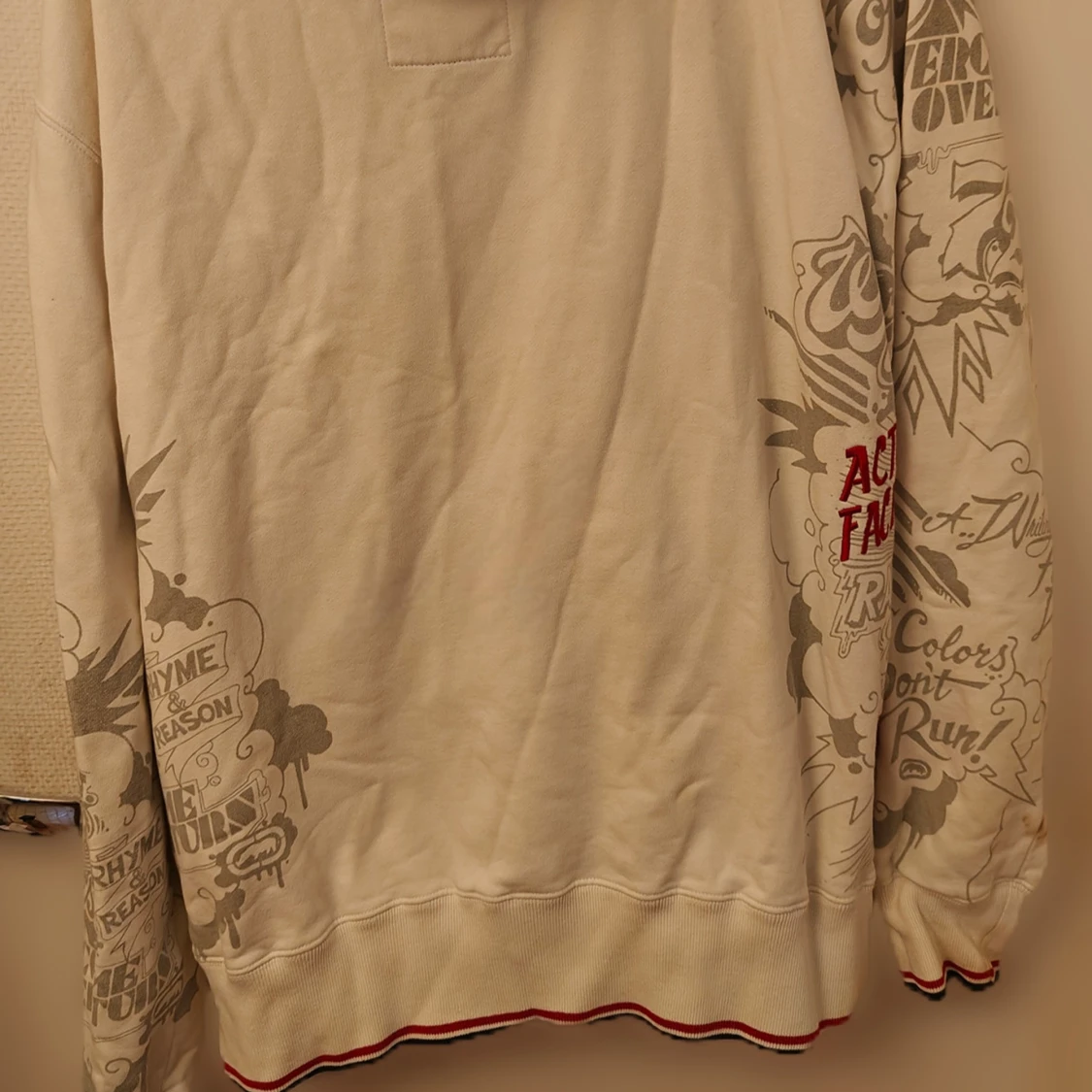 Vit hoodie med tryck från Ecko Unltd. - 1