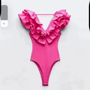 Rosa Zara body - Köpte Dena rosa Zara bodyn från plik men vet inte om den kommer komma till andvändning (lånade bilder) intresekoll!!