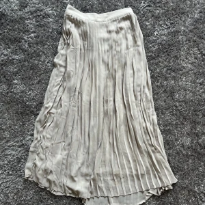 Plisserad kjol - Fin kjol i jättebra skick!