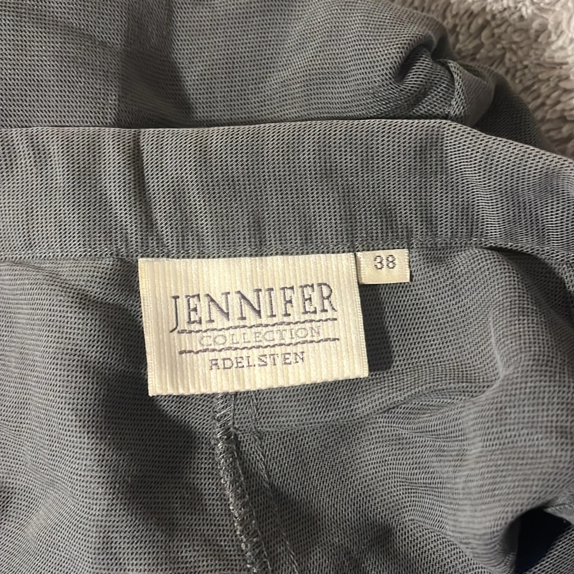 Grå byxor med snörning från Jennifer Collection - 1