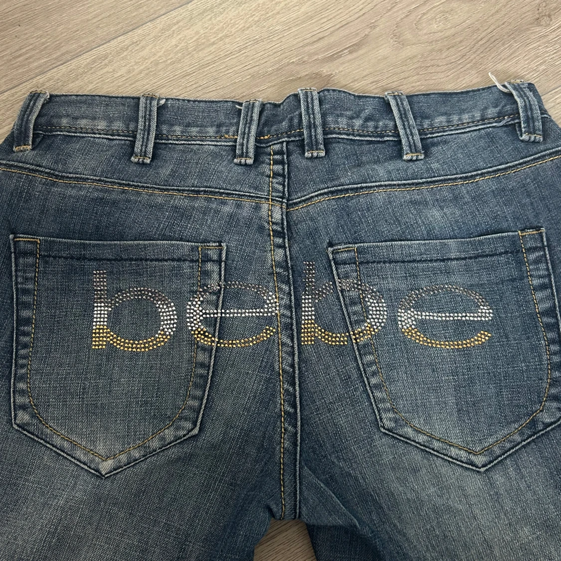 bebe lågmidjade shorts  - 1