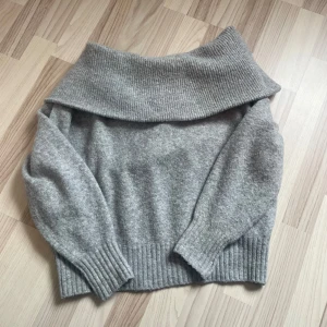 Stickad off-shoulder - Kommer inte till användning!