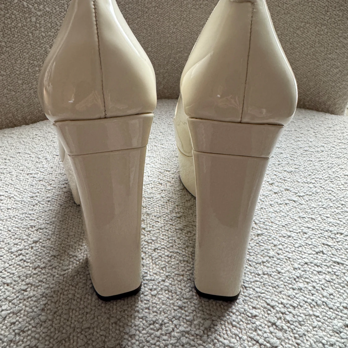 Vita platåpumps från Jimmy Choo - 4