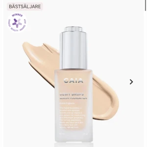 CAIA Dewy Drops Serum Foundation - Säljer min Caia dewy drops i färgen 10C använd två gånger och säljer den eftersom att den inte passar min hud typ 