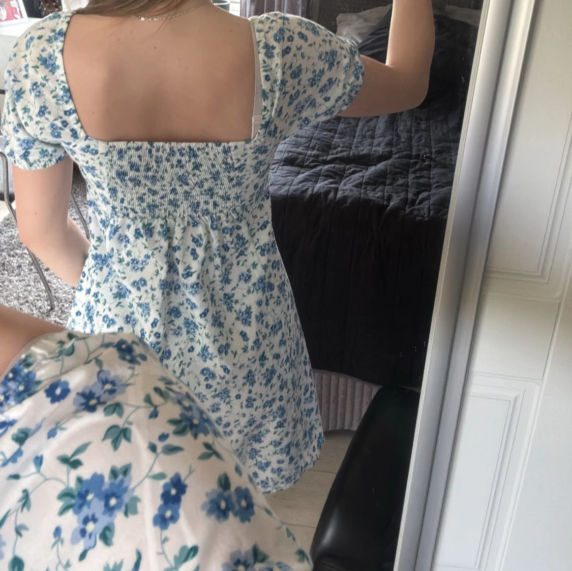 Blommig klänning  - 1