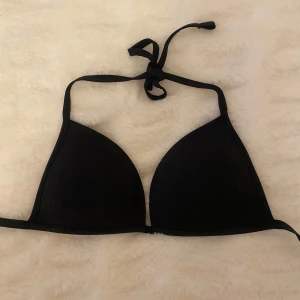Calzedonia bikiniöverdel - Snygg bikiniöverdel från calzedonia, väldigt fint skick!🩷🙌